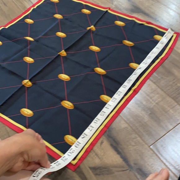 Scarf - Picture 6 of 8